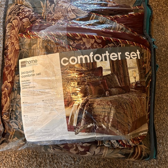 jcpenney Bedding Jcpenney Home Collection Jacquard Queen Size Comforter Set Burgundy Poshmark